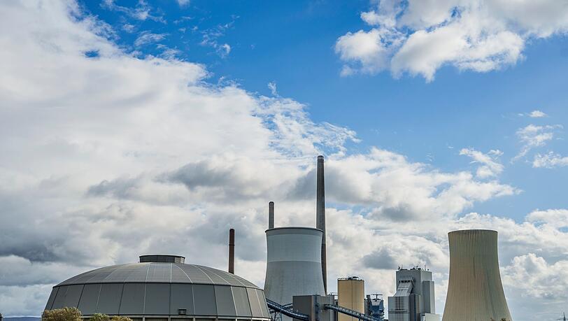 Das Kraftwerk Staudinger wird Standort neuer Energie-Infrastruktur. (Archivbild)