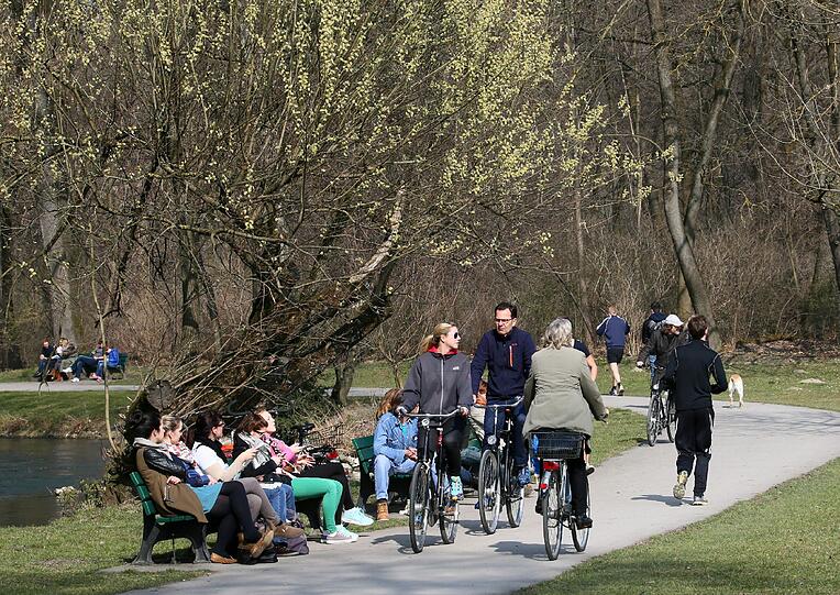 Sommer in der Stadt: München genießt den Frühling am Wochenende.