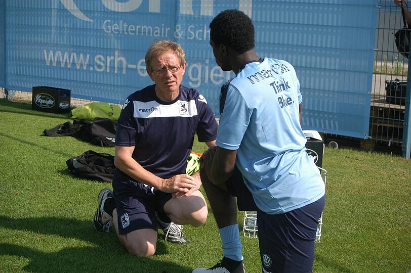 Die Bilder vom Freitagstraining der Löwen.