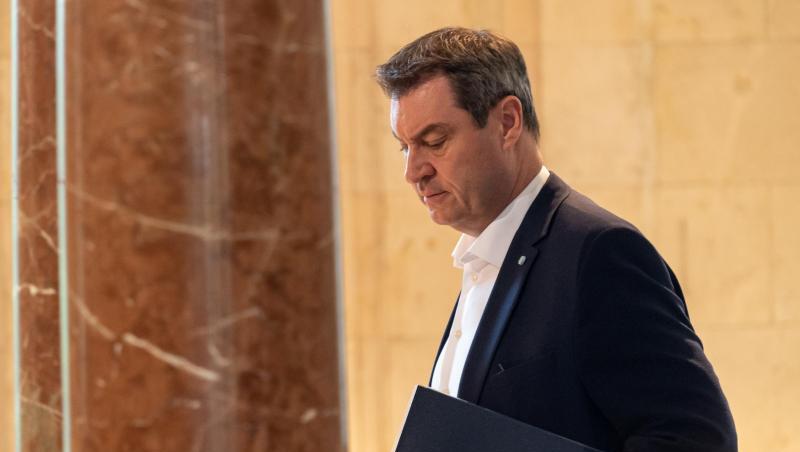 Markus Söder (CSU), Ministerpräsident von Bayern, kommt zu Beginn der Kabinettssitzung in den Kuppelsaal der Bayerischen Staatskanzlei. Foto: Peter Kneffel/dpa Markus Söder (CSU), Ministerpräsident von Bayern, kommt zu Beginn der Kabinettssitzung in den Kuppelsaal der Bayerischen Staatskanzlei. Foto: Peter Kneffel/dpa