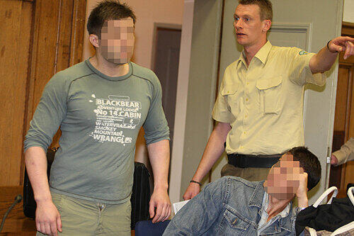 Schwiegen vor Gericht: Die geschäftstüchtigen Brüder Brian und Michel L. aus Hersbruck handelten im Internet mit dem Stoff.