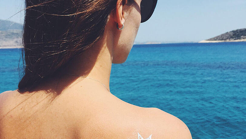 Tattoos in Metallic-Optik liegen voll im Trend Tattoos in Metallic-Optik liegen voll im Trend