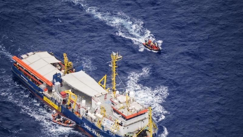 Die "Sea Watch 3" bei einer Fahrt im Mittelmeer. Die "Sea Watch 3" bei einer Fahrt im Mittelmeer.