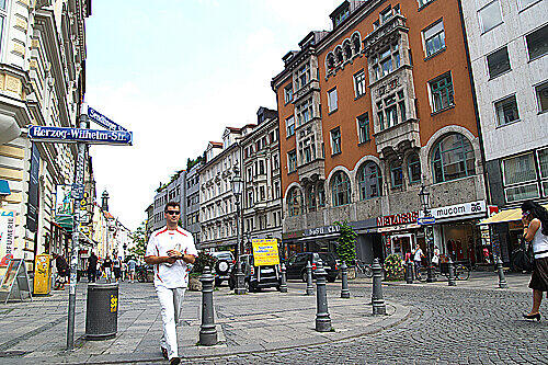 Im Herbst rücken die Bagger in der Sendlinger Straße an. Werden danach die Autos aus der Straße verbannt?