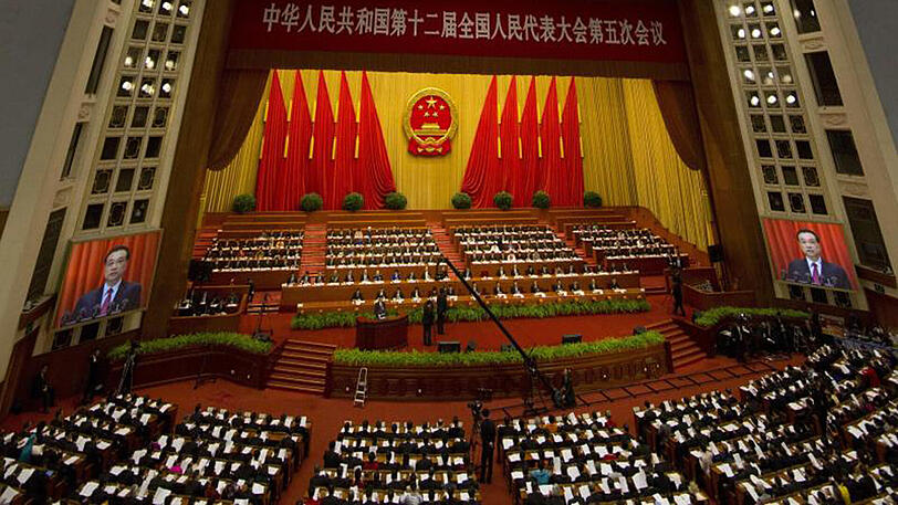 Chinas Ministerpräsident Li Keqiang eröffnet die Jahrestagung des Volkskongresses in der Großen Halle des Volkes in Peking. Keqiang gab ein Wachstumsziel für die zweitgrößte Volkswirtschaft von rund 6,5 Prozent vor.