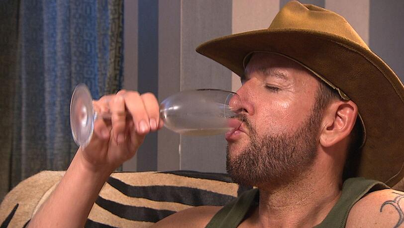 Wendler Balla Balla: Die Bilder von seinem Luxus-Dinner im Hotel und von seiner ENDGÜLTIGEN Verabschiedung aus dem Camp. Wendler Balla Balla: Die Bilder von seinem Luxus-Dinner im Hotel und von seiner ENDGÜLTIGEN Verabschiedung aus dem Camp.