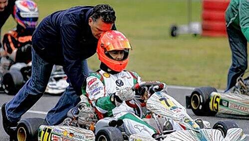 Michael Schumacher, hier im Kart, darf ab Januar wieder mit einem Formel-1-Auto testen. Michael Schumacher, hier im Kart, darf ab Januar wieder mit einem Formel-1-Auto testen.