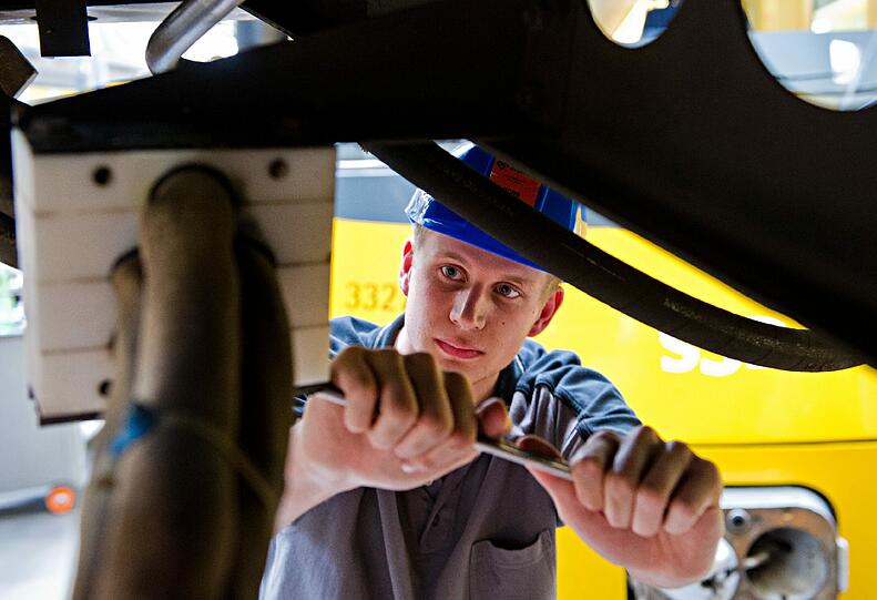 Industriemechaniker: 3. Platz bei den Männern: 12 144 Verträge im Jahr 2015.