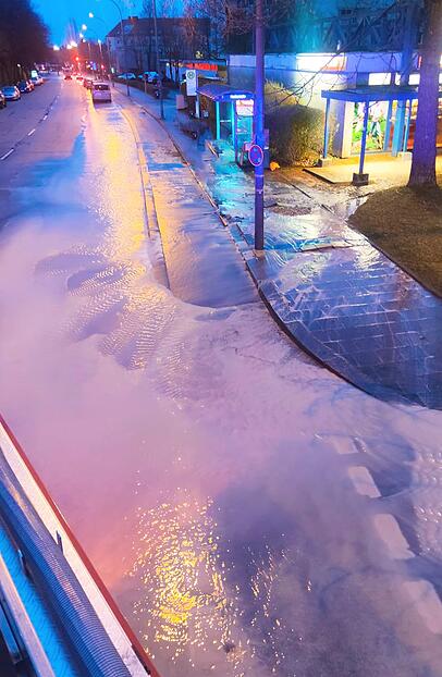 Bogenhausen: In der Warthestraße gab es einen Wasserrohrbruch. Bogenhausen: In der Warthestraße gab es einen Wasserrohrbruch.