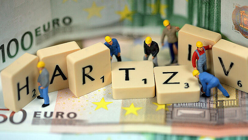 Rund 1,5 Milliarden Euro büßten Hartz-IV-Bezieher in den vergangenen sieben Jahren wegen Sanktionen ein. Rund 1,5 Milliarden Euro büßten Hartz-IV-Bezieher in den vergangenen sieben Jahren wegen Sanktionen ein.