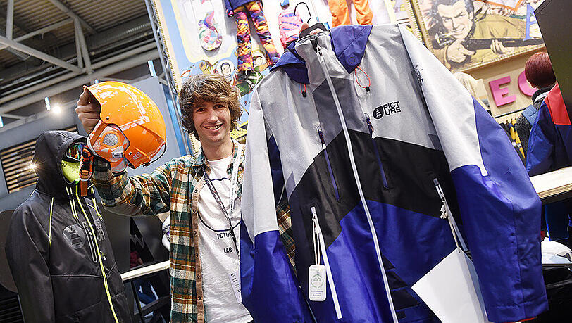 Mit über 2600 ausstellenden Firmen ist die ispo die größte Sportartikelmesse der Welt. Bilder vom Eröffnungstag. Mit über 2600 ausstellenden Firmen ist die ispo die größte Sportartikelmesse der Welt. Bilder vom Eröffnungstag.