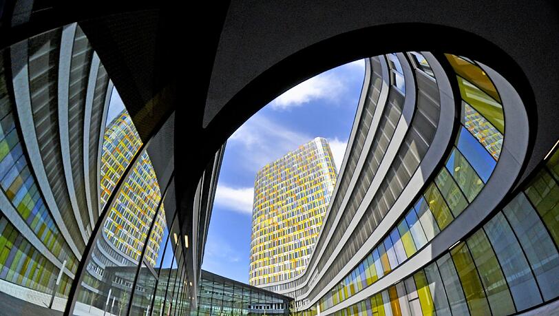 Die Fahrt startet vor der ADAC-Zentrale, erreichbar über die U-Bahn-Haltestelle Heimeranplatz. Die Fahrt startet vor der ADAC-Zentrale, erreichbar über die U-Bahn-Haltestelle Heimeranplatz.