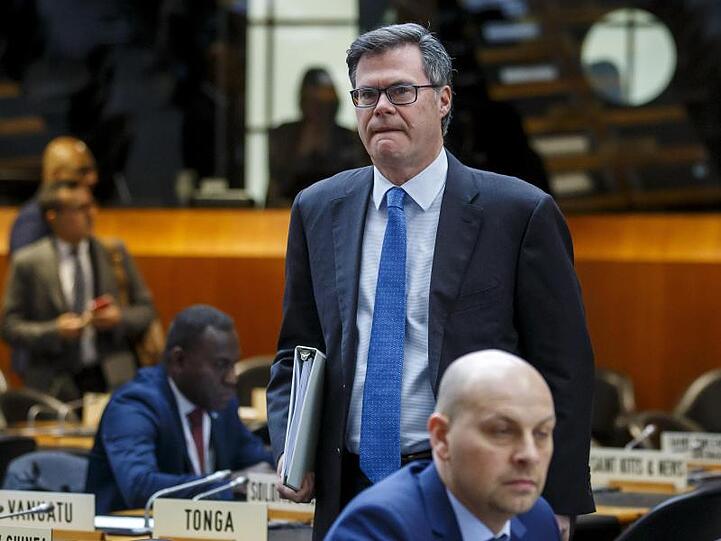 Dennis Shea, US-Botschafter bei der Welthandelsorganisation, trifft zur Eröffnung des WTO-Generalrates ein.