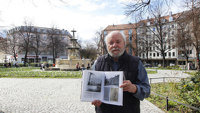 Er ist der Experte: Hermann Wilhelm, langjähriges BA-Mitglied und Gründer des Haidhausen Museums zeigt eine alte Aufnahme des Weißenburger Platzes. In der Mitte der Brunnen, der früher im Glaspalast des Botanischen Gartens und vorm alten Ostbahnhof stand. Er ist der Experte: Hermann Wilhelm, langjähriges BA-Mitglied und Gründer des Haidhausen Museums zeigt eine alte Aufnahme des Weißenburger Platzes. In der Mitte der Brunnen, der früher im Glaspalast des Botanischen Gartens und vorm alten Ostbahnhof stand.