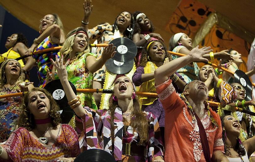 Bunt, sexy, fröhlich - Karneval in Brasilien