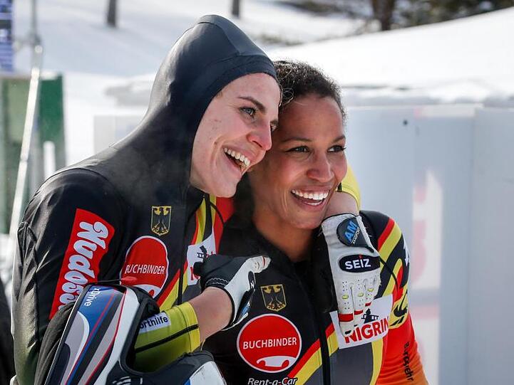 Mariama Jamanka (r) und Annika Drazek kämpfen heute in Whistler um den WM-Titel.