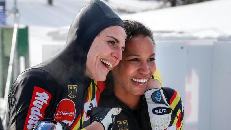 Mariama Jamanka (r) und Annika Drazek kämpfen heute in Whistler um den WM-Titel. Mariama Jamanka (r) und Annika Drazek kämpfen heute in Whistler um den WM-Titel.