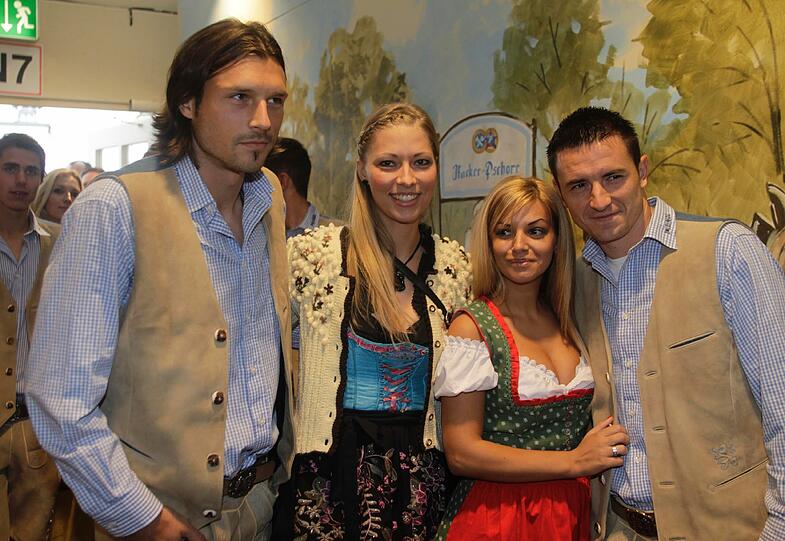 Djordje Rakic und Antonio Rukavina mit Frauen.