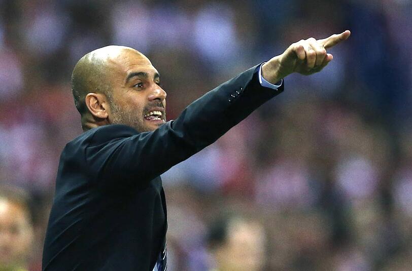 Pep Guardiola - seinen Vorgänger als Bayern-Trainer, Jupp Heynckes, stets im Rücken?