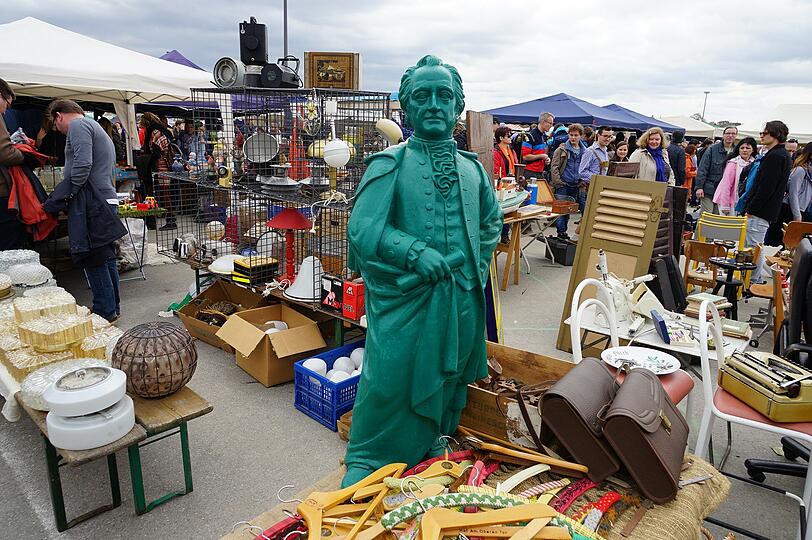 Krimskrams und Raritäten auf Bayerns größtem Flohmarkt: Die Bilder von der Theresienwiese zum Durchklicken.
