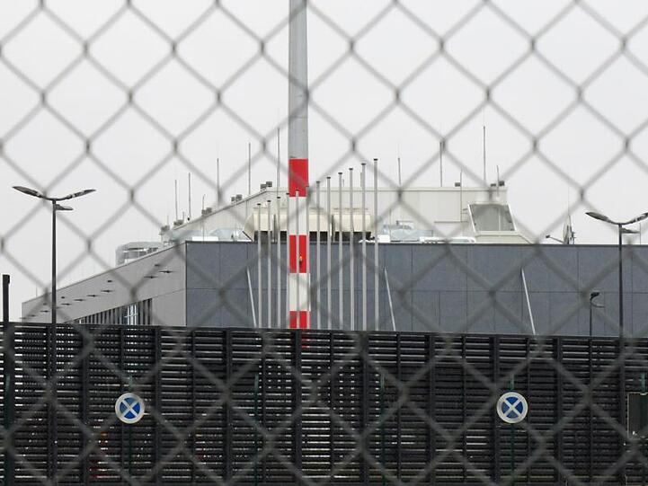 Das Abfertigungsgebäude, das als Übergangslösung für die Regierung im Herbst für 70 Millionen Euro fertiggestellt wurde, am Hauptstadtflughafen BER.