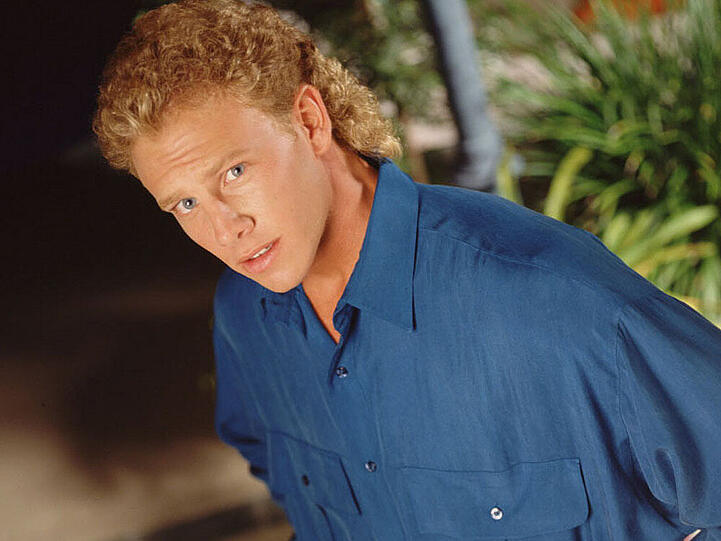 Ian Ziering (51) spielte den Sonnyboy Steve Sanders und war ebenfalls in allen zehn Staffeln zu sehen. Er tanzte 2007 bei "Dancing with the Stars" und produzierte mehrere kleine Kurzfilme. Zudem ist er Vertreter einer Kosmetikfirma.