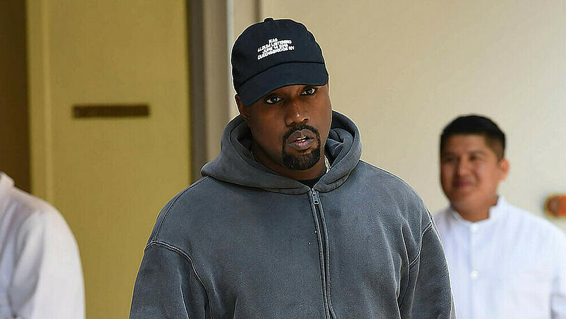 Kanye West hat sich Protesten in seiner Heimatstadt Chicago angeschlossen. Kanye West hat sich Protesten in seiner Heimatstadt Chicago angeschlossen.