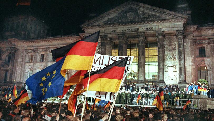 35 Jahre nach der Deutschen Einheit 1990 wirft das Statistische Bundesamt einen Blick auf die Menschen, die in dem Jahr geboren wurden. (Archivbild).