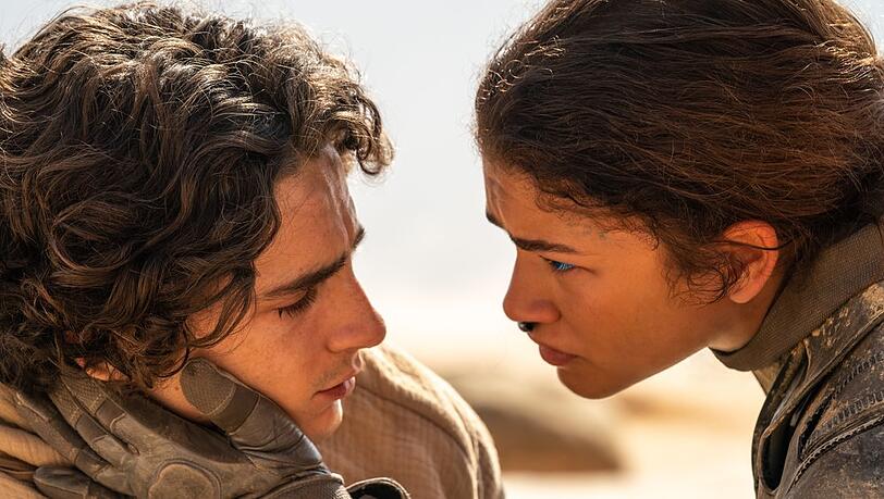 "Dune: Part Two": Paul Atreides (Timothée Chalamet, l.) und Chani (Zendaya). "Dune: Part Two": Paul Atreides (Timothée Chalamet, l.) und Chani (Zendaya).