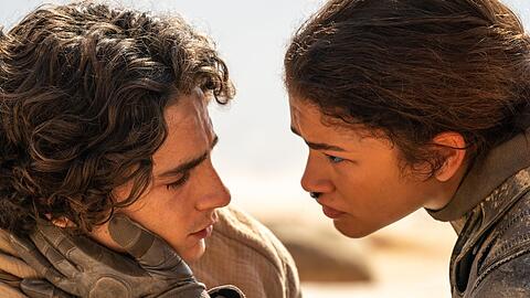 "Dune: Part Two": Paul Atreides (Timoth&eacute;e Chalamet, l.) und Chani (Zendaya).