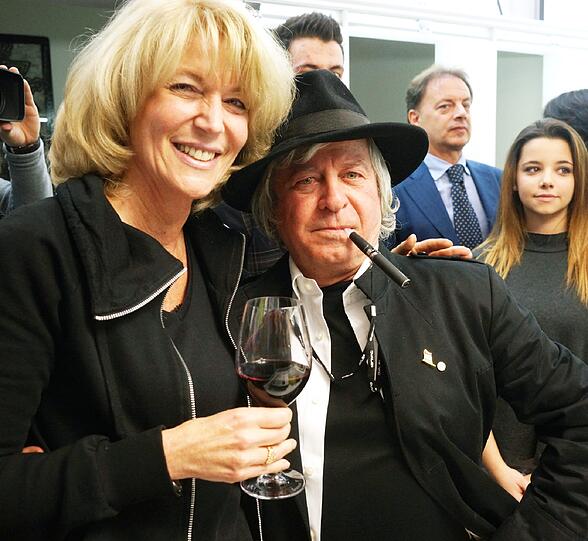 Neue Vinothehk: Rinaldo Talamonti eröffent sein Weinlokal. Mit dabei: Otto Retzer, Ernst Hannawald, Ricky Harris Claudia Carpendale.