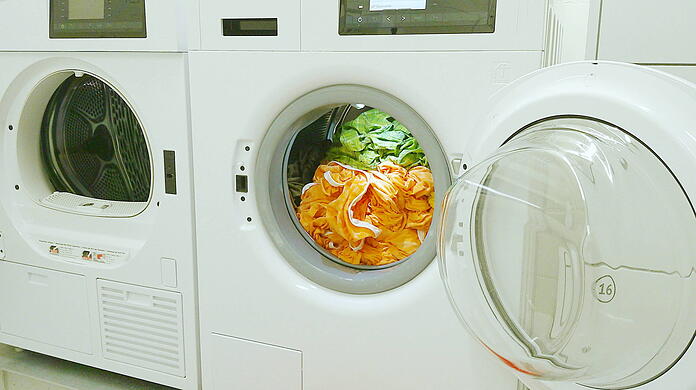 Nicht alle Sachen sollte man in der Waschmaschine reinigen.