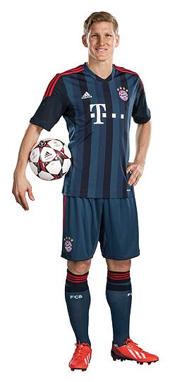 Das neue Champions League Trikot des FC Bayern für die Saison 2013/2014. Die Bilder