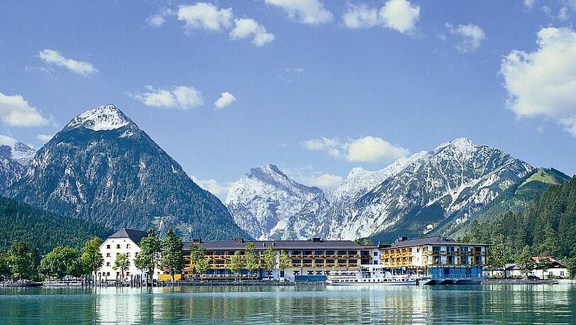 Von Bergen eingerahmt: Das Travel Charme "Fürstenhaus am Achensee" Von Bergen eingerahmt: Das Travel Charme "Fürstenhaus am Achensee"