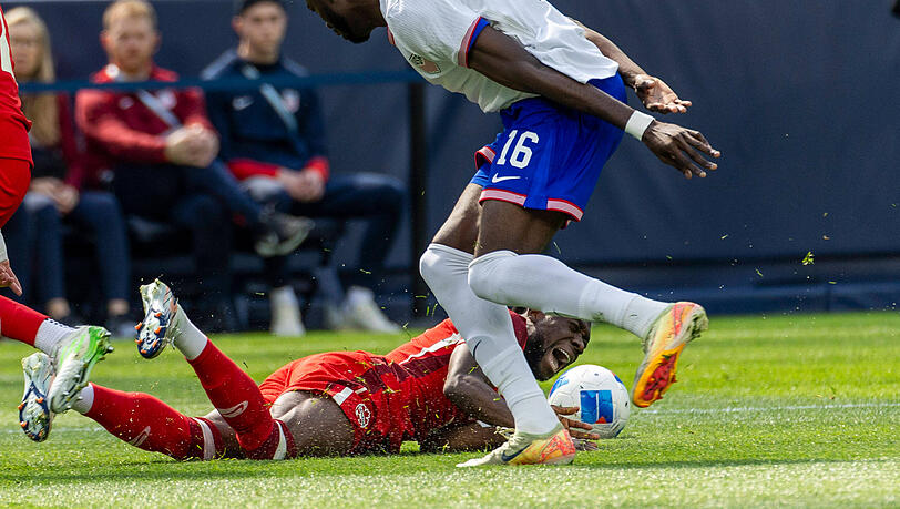 Vor einem Jahr zog sich Davies bei der Nationalmannschaft einen Kreuzbandriss zu.