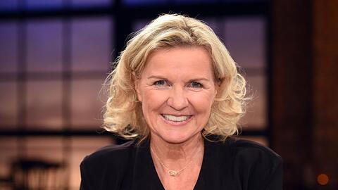 Die Autorin Hera Lind posiert nach der Aufzeichnung der WDR Talksshow "Kölner Treff" in Köln. Foto: Henning Kaiser/Archiv