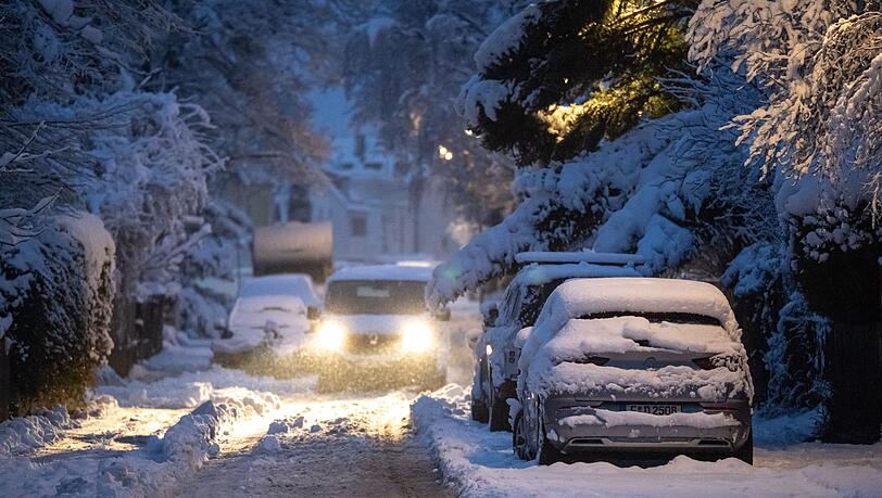 Das Winterwetter sorgt f&uuml;r glatte Stra&szlig;en in Oberbayern. (Symbolbild)
