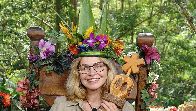 Die Königin auf ihrem Thron: Maren Gilzer ist die neue Dschungelkönigin Die Königin auf ihrem Thron: Maren Gilzer ist die neue Dschungelkönigin