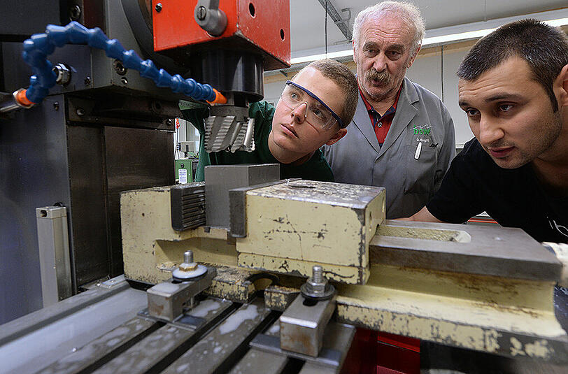 Die SPD stellt ein neues Maßnahmen-Paket vor, das AsylbewerberInnen bei der Ausbildung und auf dem Arbeitsmarkt helfen soll.