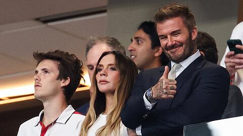 Siegessicher: Victoria Beckham und David Beckham beim Spiel England gegen Argentinien.