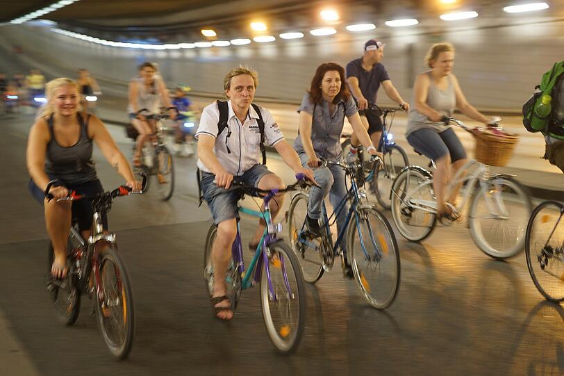 Tausende Münchner waren bei der sechsten Münchner Radlnacht dabei. Die Bilder.