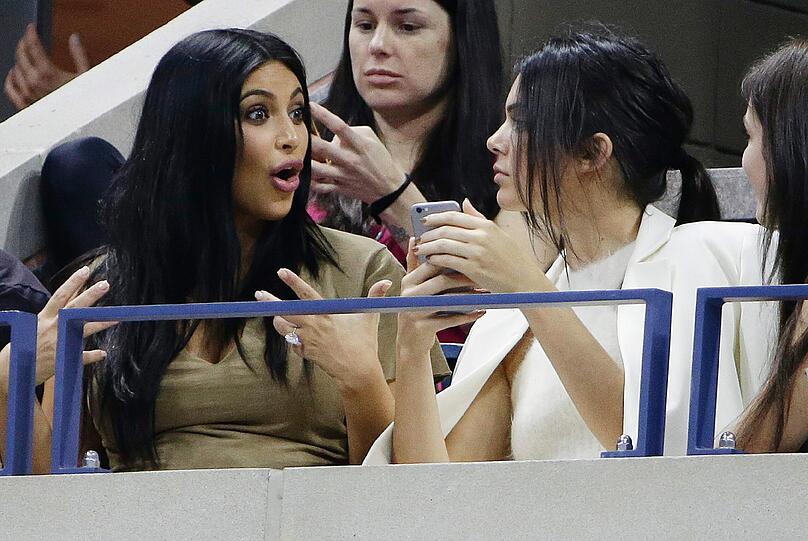 Kim Kardashian und Kendall Jenner bei den US Open