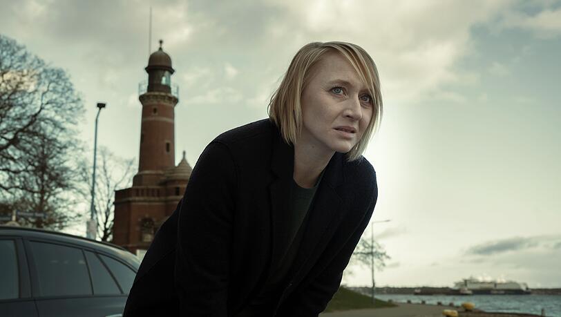 Nora Weiss (Anna Maria M&uuml;he) f&uuml;hlt sich zunehmend in die Enge getrieben. Wie kann sie ihre Unschuld beweisen, bevor die Kollegen ihr auf die Schliche kommen?