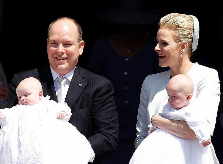 Fürst Albert und Fürstin Charlene von Monaco feiern die Taufe ihrer Zwillinge Gabriella und Jacques.
