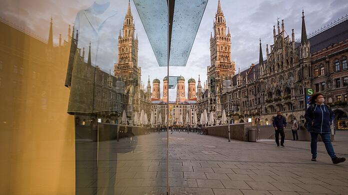 Ein Stadtrats-Mandat ist in München ein Ehrenamt. Doch dafür bekommen Politiker eine Aufwandsentschädigung von mindestens 2.899 Euro im Monat.