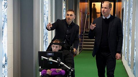 Prinz William im Januar 2024 mit dem verstorbenen Rob Burrow und Rugby-Kollege Kevin Sinfield (hinten).