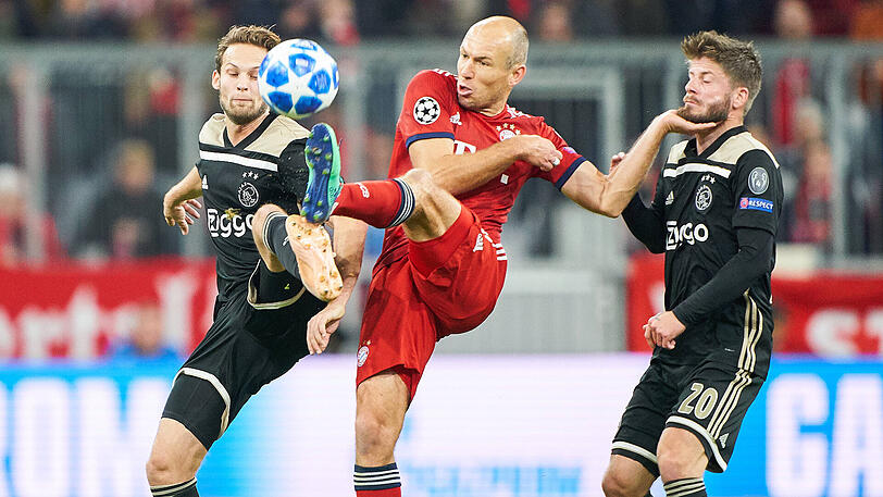 ARJEN ROBBEN, NOTE 3: "Extra besonders" sei dieses Spiel gegen seine Landsleute, sagte der Holländer. So spielte er auch von Beginn an. Gleich ein gefährlicher Schlenzer mit links (4.), dann die Flanke zu Hummels 1:0-Kopfball. Baute dann ab und musste wieder Mal als Erster runter. Ausgewechselt (62.).