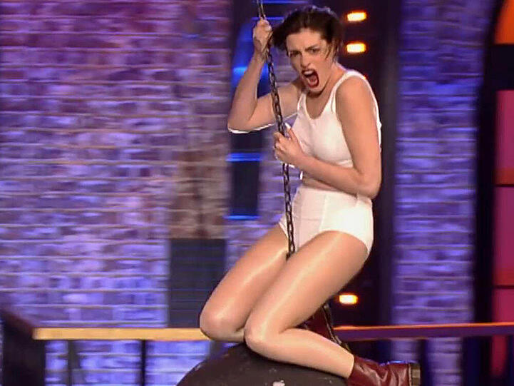 Anne Hathaway und ihre Abrissbirne