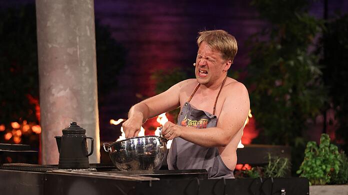 Bei "Grill den Henssler" geht ein Scherz von Oliver Pocher nach hinten los.