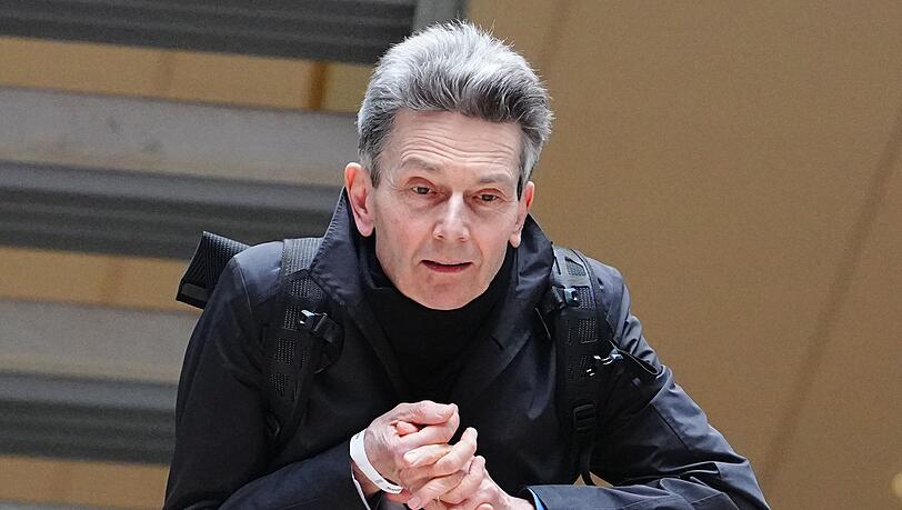 Der frühere SPD-Fraktionschef Rolf Mützenich ist einer der prominentesten Unterzeichner des Papiers. (Archivbild)